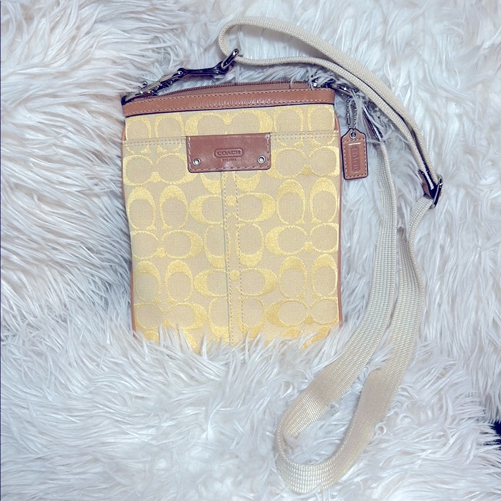 NWOT Coach Tan Crossbody Bag with Signature Design